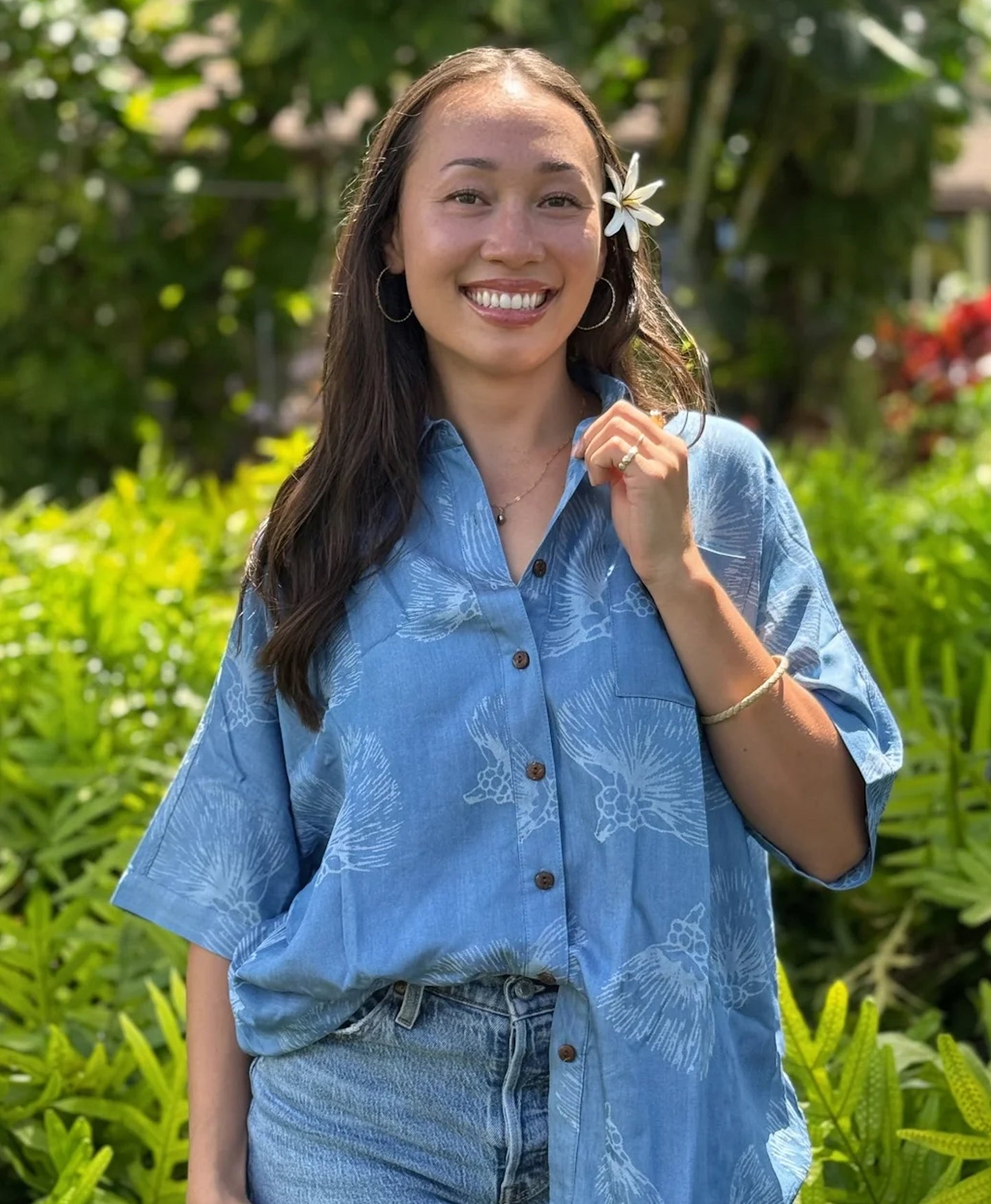 Lehua Wailea Blouse in Light Chambray